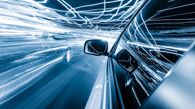 深蓝车主拒绝隐私协议中的条款从车主变游客被锁在自己车外律师车企涉嫌违法