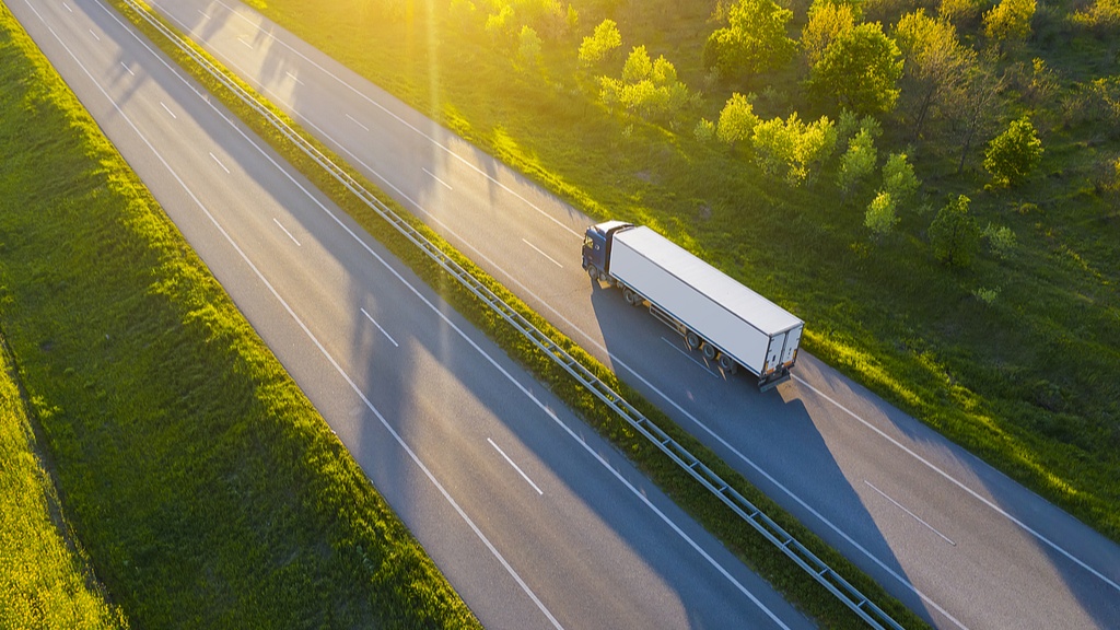 氢能重卡商业化应用挂挡加速